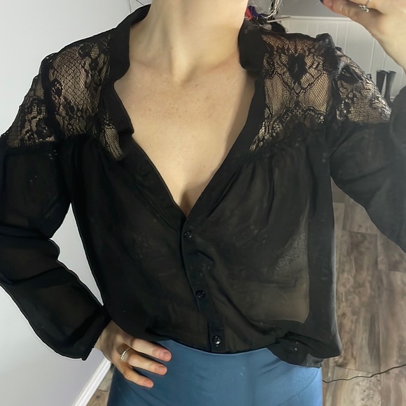 Little black blouse - Picture 5 of 6